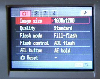 Minolta DiMAGE A2: osmimegapixel s anti-shake systémem