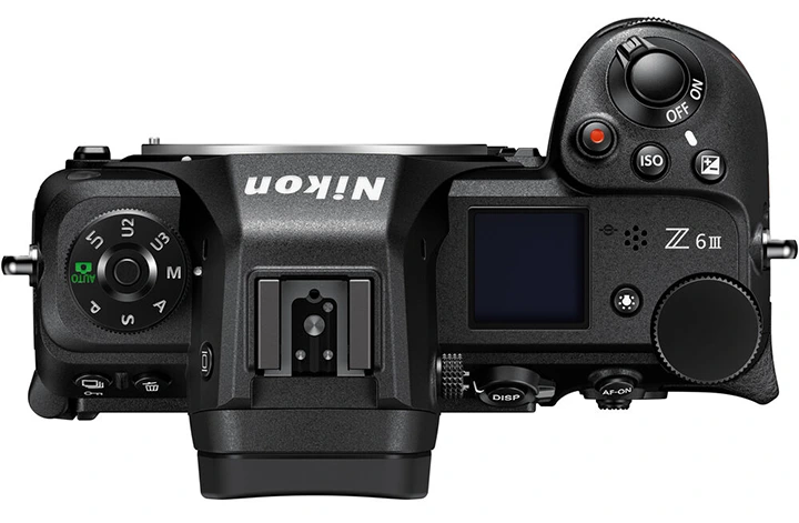 Nikon Z6 III dostává částečně vrstvený snímač a extrémně jasný EVF