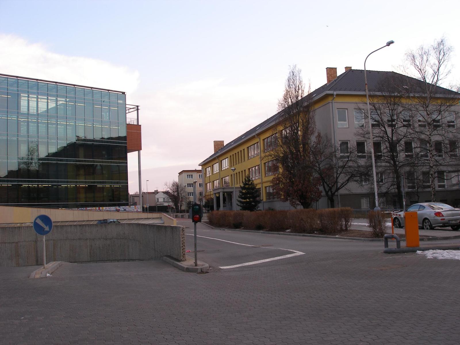 SP-350: Malý osmimegový černoušek