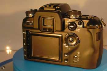 CeBIT 2004: Konica Minolta předvedla i plavky