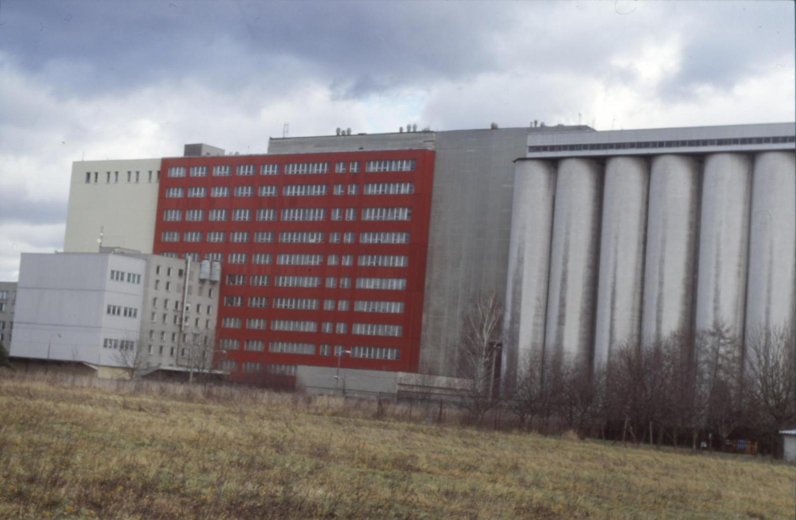 Canon CanoScan 5600F: levně na knihy i kinofilmy