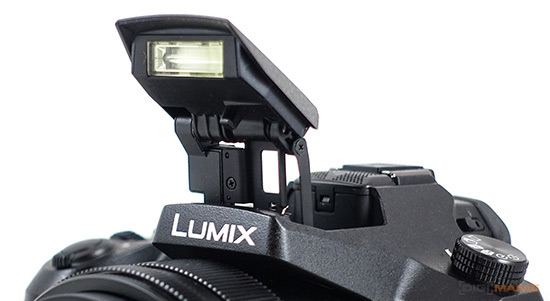 Panasonic Lumix FZ2000: ultrazoom nebo profi kamera?