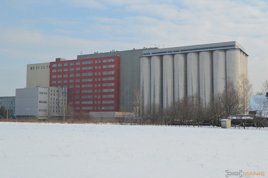 Nikon D3200: poněkud okatý low-end