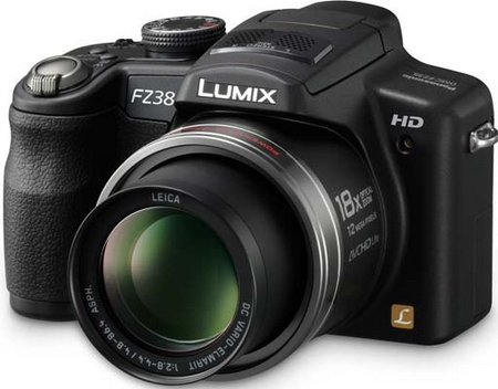 Nový ultrazoom Panasonic FZ38 je tady