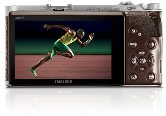 Samsung NX300 je rychlý jako Usain Bolt