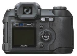 Fujifilm FinePix S5000 Zoom: všeuměl za slušný peníz