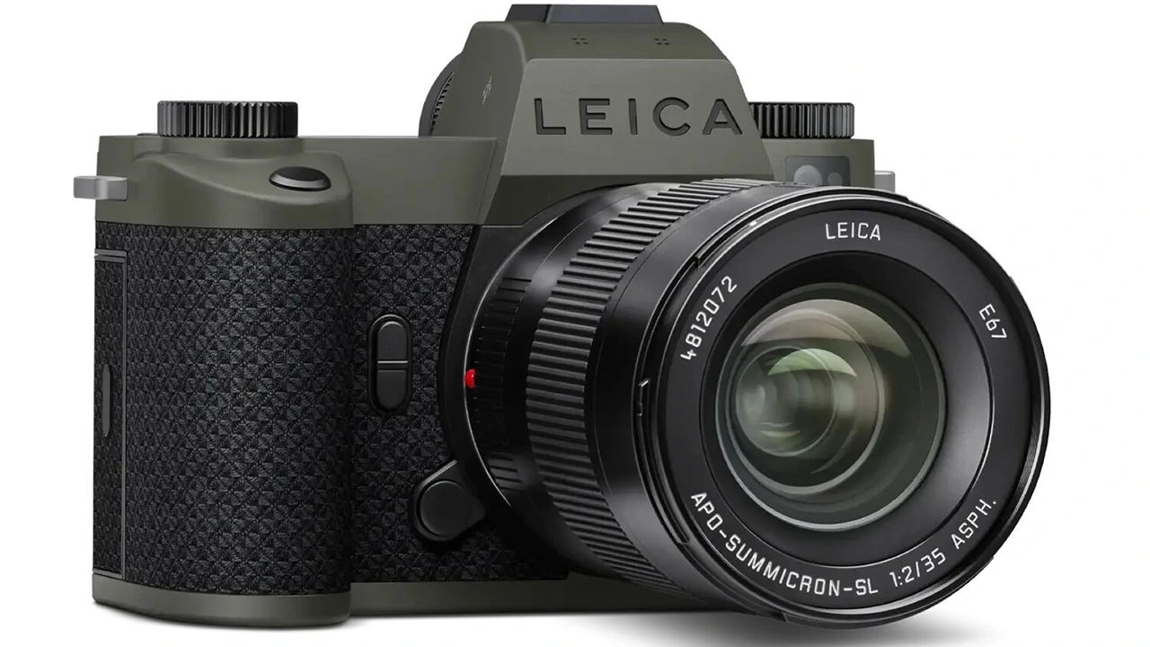Leica SL3 Reportrer nenápadně: přišla o červené logo, 60 MPx zůstává