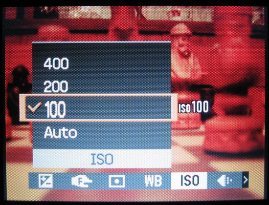 Sony Cyber-shot DSC-P200: Půlkruhová sedmička