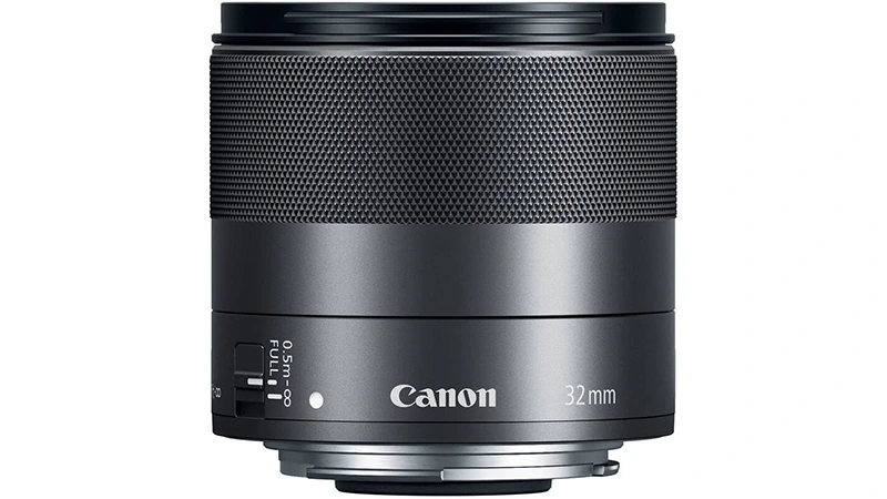 Zbývají už jen 3 objektivy EF-M: Canon patrně ukončil výrobu 28mm f/3.5 a 32mm f/1,4