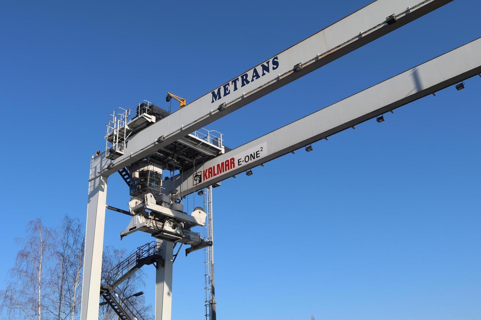 Canon EF-S 18-135mm f/3.5-5.6 IS Nano USM