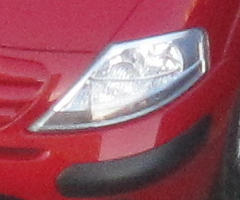 Canon IXUS 200 IS: poprvé dotykově