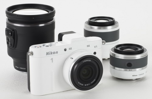 Byl zahájen prodej fotoaparátů Nikon 1 J1 a V1