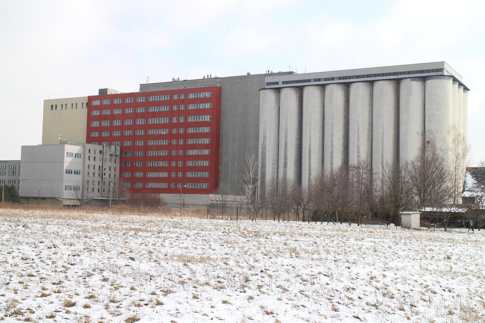 Canon EOS M: první pokus