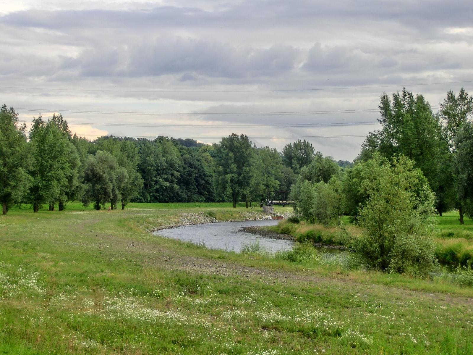 Casio EXILIM ZR100: kapesní formule