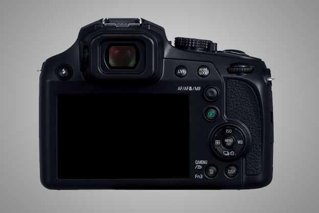 Panasonic uvedl 60× ultrazoom Lumix FZ82D s lepším EVF i LCD