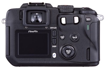 Novinka s 6 Mpix senzorem: Fujifilm FinePix S7000 Zoom