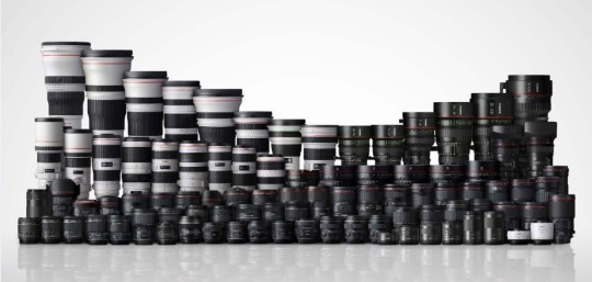Canon slaví 90 milionů fotoaparátů EOS a 130 milionů objektivů EF