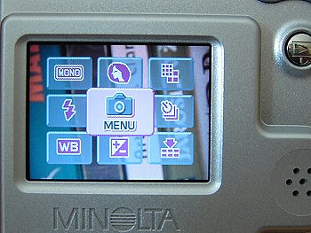 Minolta DiMAGE X20: Dvacítka je nejjednodušším X-kem