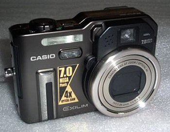 Exilim P700: vylepšená vlajková loď