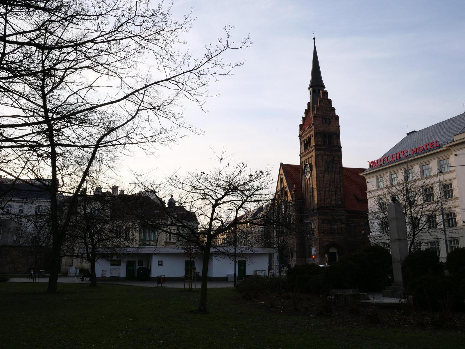 Panasonic Leica DG Summilux 15mm / F1.7 ASPH