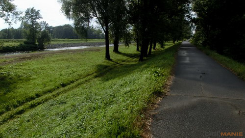 Casio EXILIM ZR100: kapesní formule