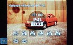 Samsung ST550: jedno LCD nestačí