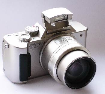 Panasonic Lumix DMC-FZ2: Dvoumegové EVFko s excelentní optikou