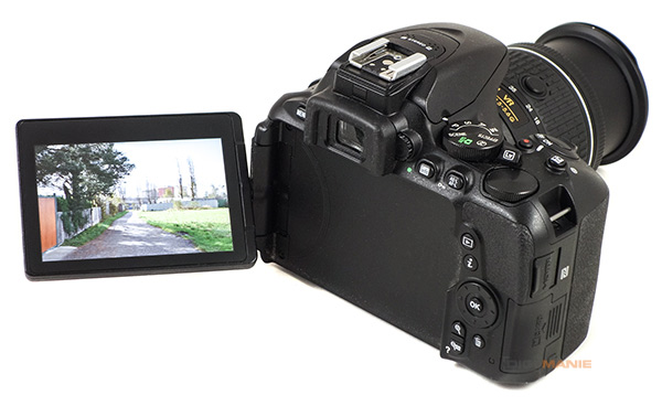 Nikon D5600: zrcadlo stále žije