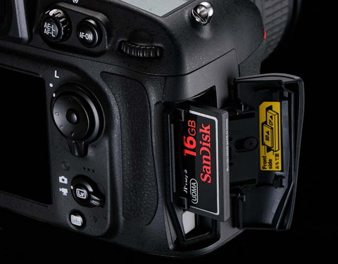 Full frame zrcadlovka Nikon D800 s 36MPx čipem