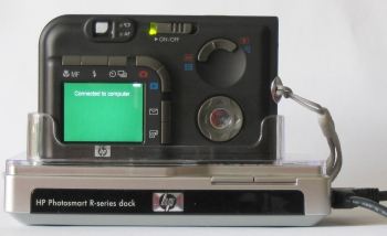 HP Photosmart R707: Šikovný kompakt v nezvyklém balení