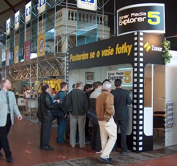 Redakce Digimanie na Interkameře 2003