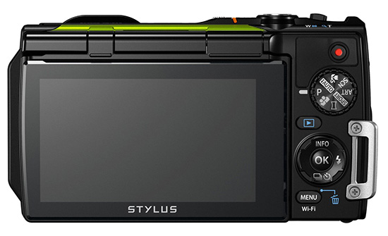 Outdoorový Olympus Tough TG-870 s rychlou GPS a selfie displejem