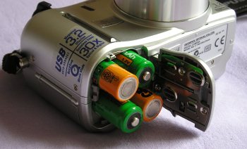 Olympus C-740 Ultra Zoom: fotoaparát s rodokmenem