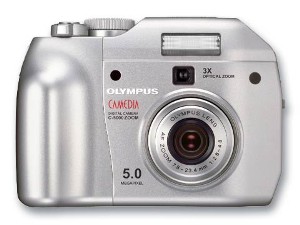 Olympus C-5000 Zoom: Nejnovější všeuměl