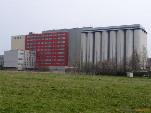 Olympus XZ-1: trefa do černého