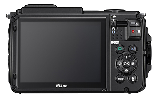 Kompakt Nikon Coolpix AW130 s možností ponoru až do 30 metrů