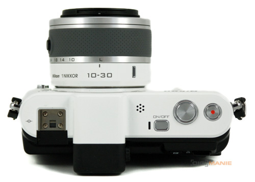 Nikon 1 V1: rychlejší než blesk