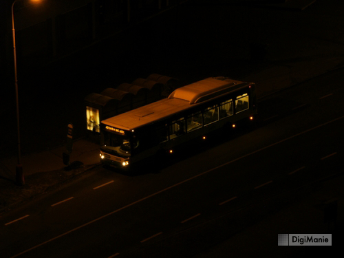 FinePix F480: levný kompakt se širokoúhlým objektivem