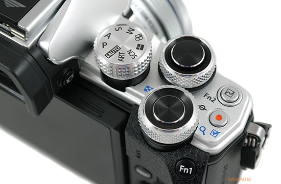 Olympus OM-D E-M10 Mark II: podařené retro