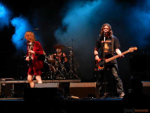 Nikon Coolpix S9100: rudý bojovník