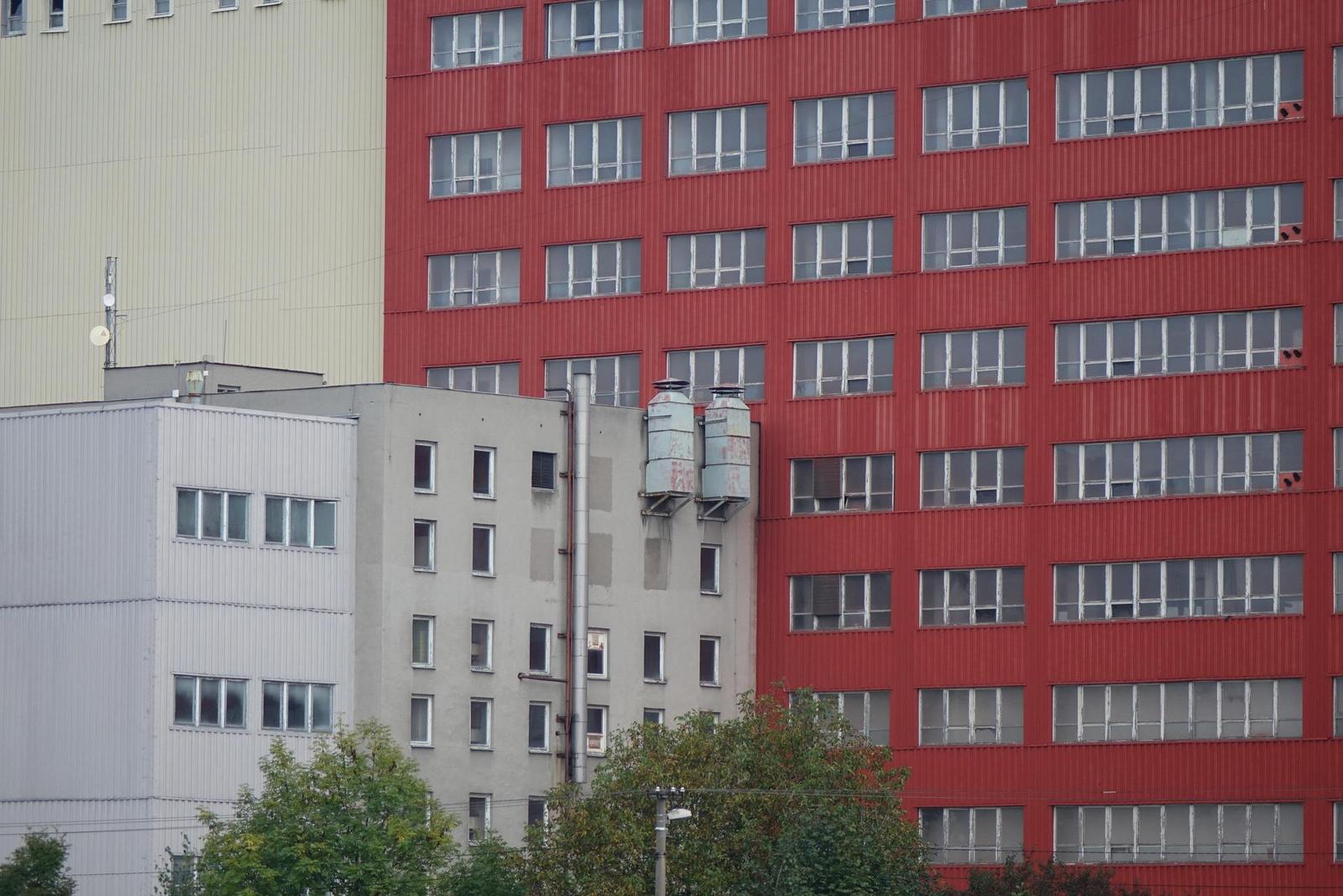 1" vs. APS-C: Sony RX10 vs. Nikon D3300+18-140mm