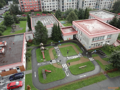 Sony Cyber-shot W350: šikovný prcek