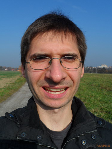 Samsung MV800: pro každý úhel i autoportréty