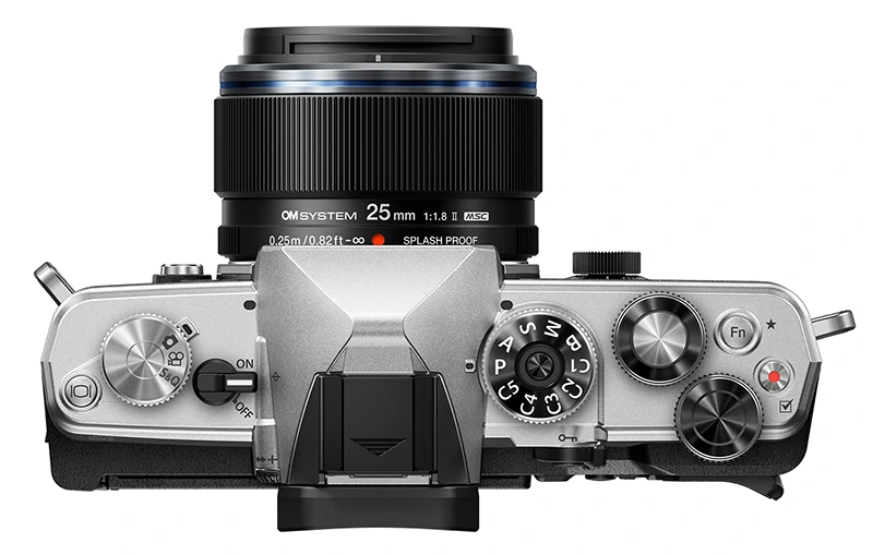 OM System uvádí stylový retro OM-3 s 6,5EV IBIS a vrstveným snímačem