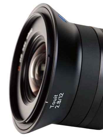 Nové objektivy Carl Zeiss Touit 12mm F2,8 a 32mm F1,8