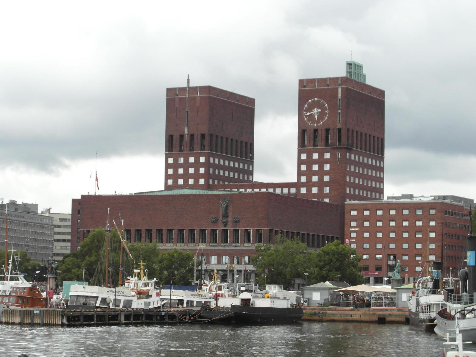 Samsung WB700: schopná šedá myška