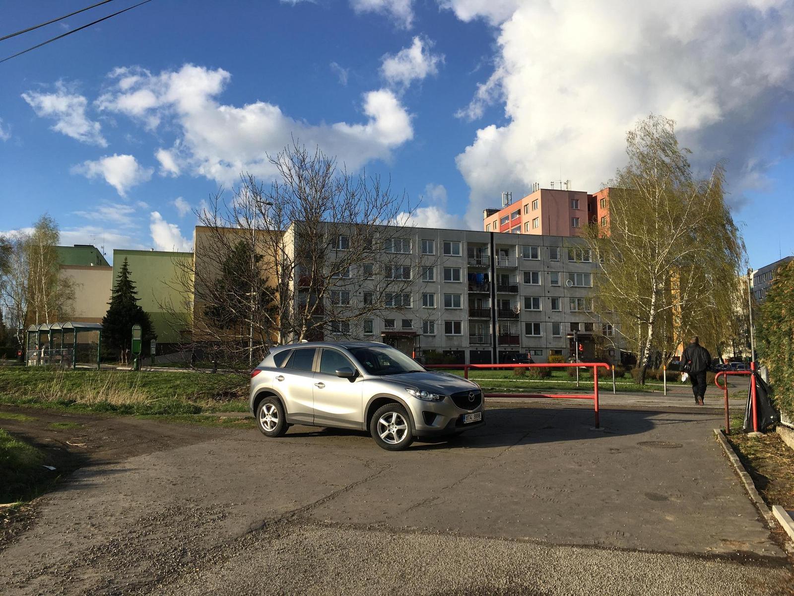 Apple iPhone SE: kompaktní silák