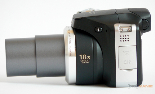 FinePix S8100fd: mají se ostatní ultrazoomy bát?