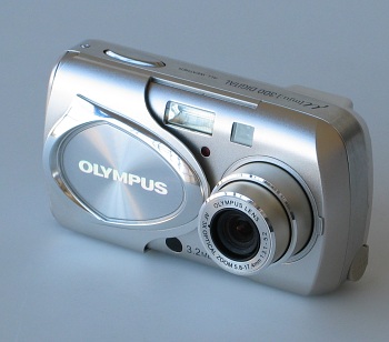 Olympus mju 300 Digital: Zachování tradice