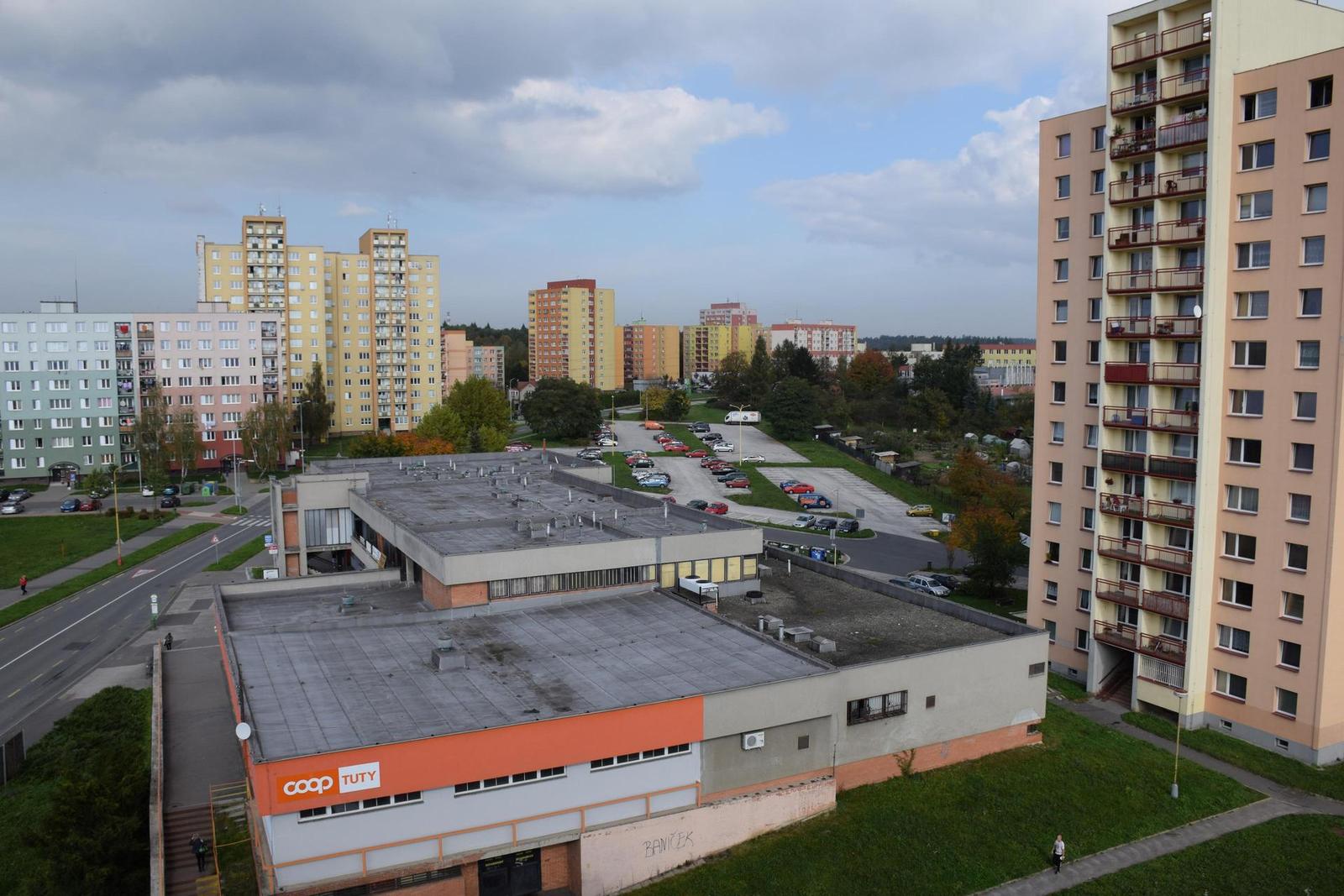 1" vs. APS-C: Sony RX10 vs. Nikon D3300+18-140mm